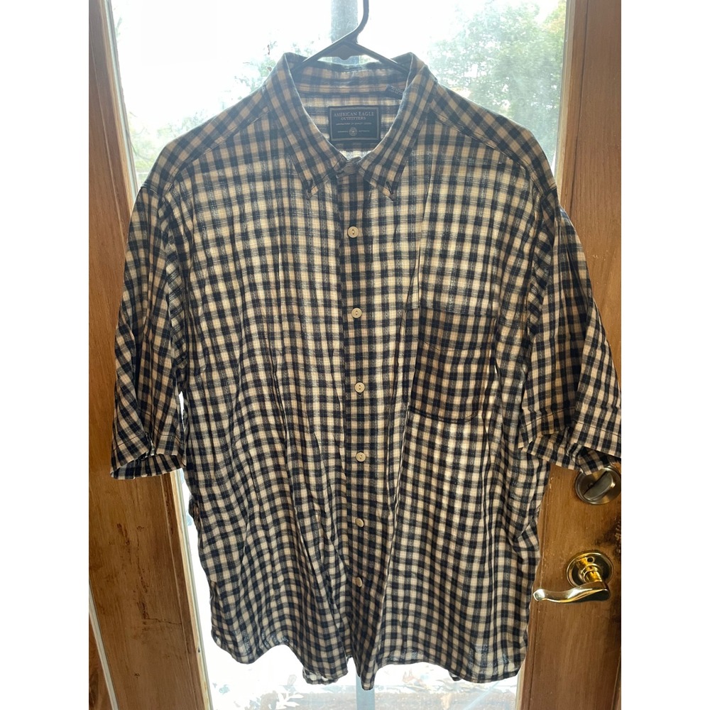 American Eagle Outfitters XL Plaid Short Sleeve Button Down Shirt‎
